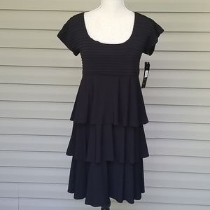 ❣$89 NEW❣ Ruffled Short Sleeved Dress SZ Med